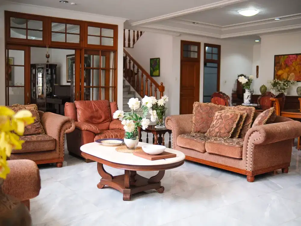 Rumah Mewah Ps Minggu 921m 3+1KT SHM Ada Swimming Pool Semi Furnished