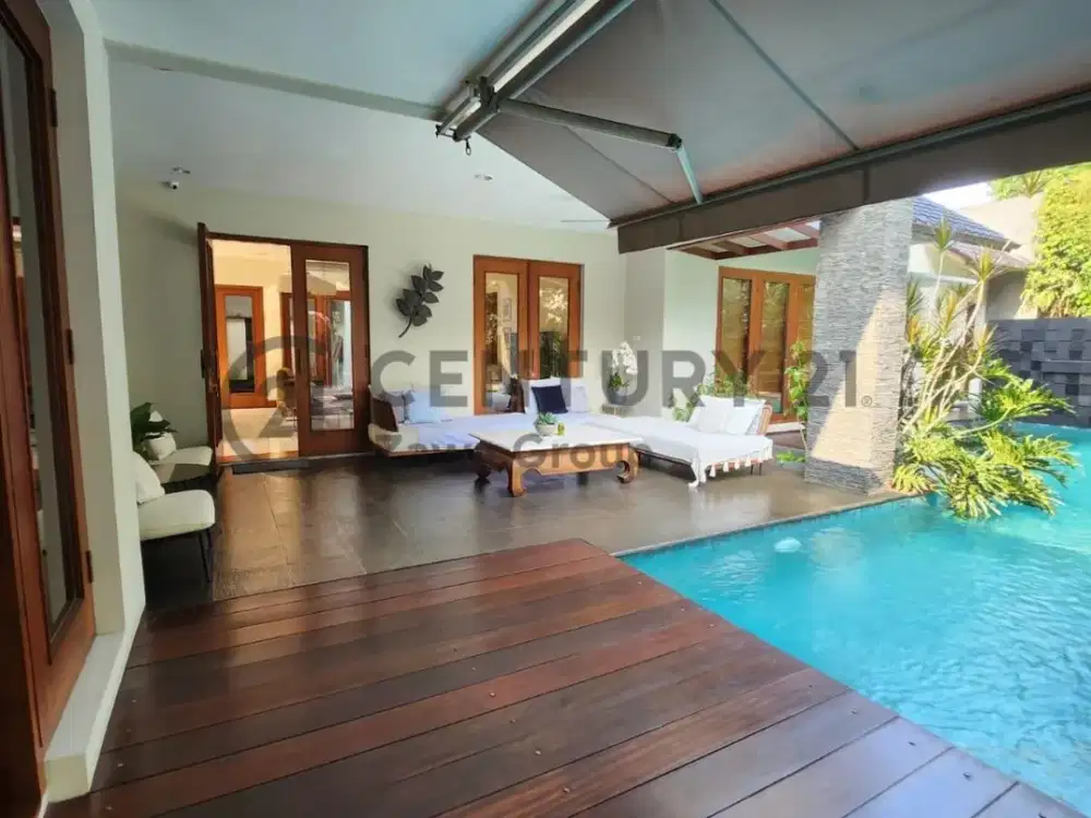 Dijual Cepat Rumah Nuansa Tropis di Cilandak Jakarta Selatan