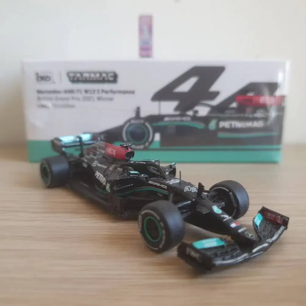 Tarmac Works Mercedes-AMG F1 W12 E Performance (Sir Lewis Hamilton)