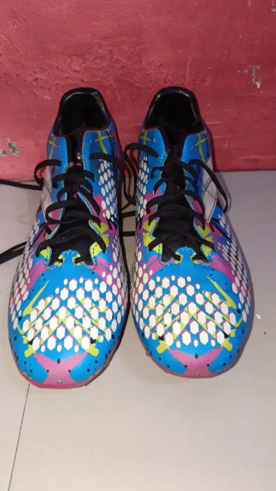 Sepatu Bola Mills Triton desailer