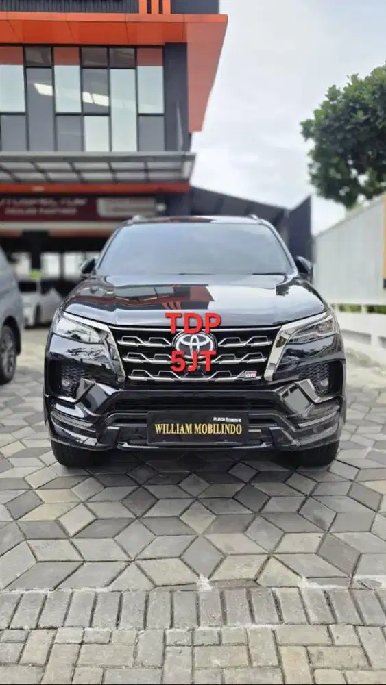 Toyota Fortuner GR 2.8 Matic Tahun 2023 Kondisi Mulus Terawat Istimewa