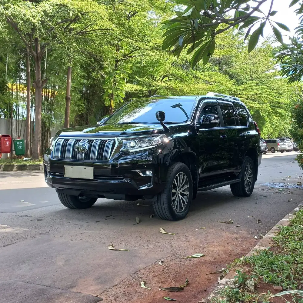 TOYOTA LAND CRUISER PRADO 2.7 2019 BLACK ON BLACK