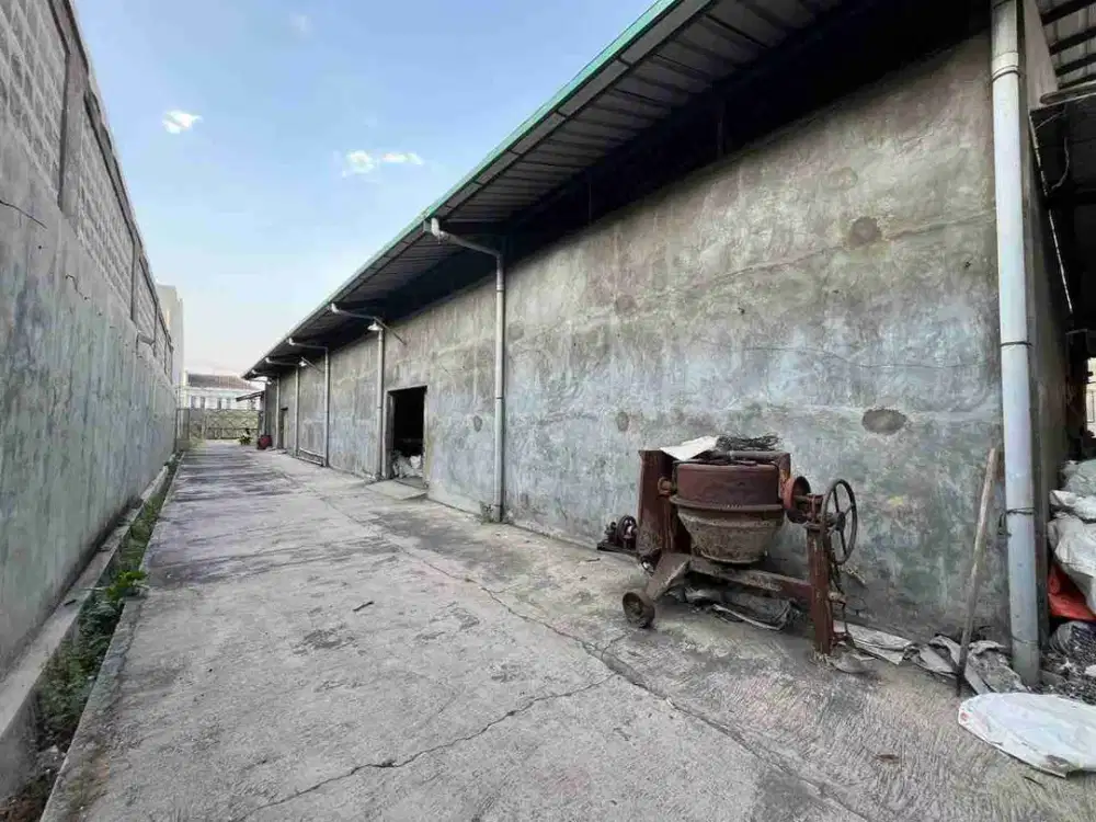 Gudang Luas Siap Pakai Dan Akses Kontainer di Komplek Pergudangan