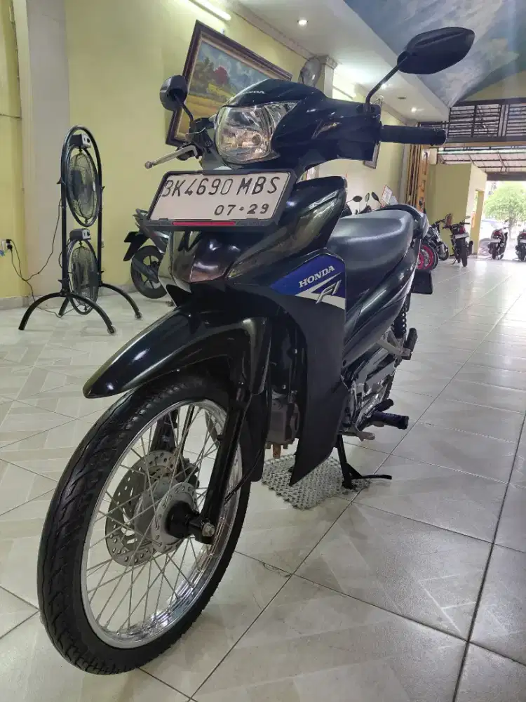 Revo Fit F1 SW 2024 Cantik Super Irit-Odomtr 7.000 KM-plaza motor
