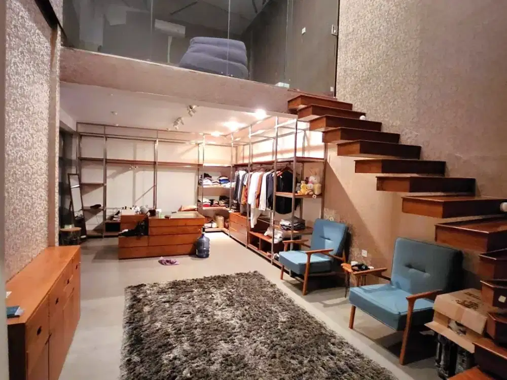 Rumah Exclusive Golf Lake Residence 8x20 SHM Full Furnish Mewah