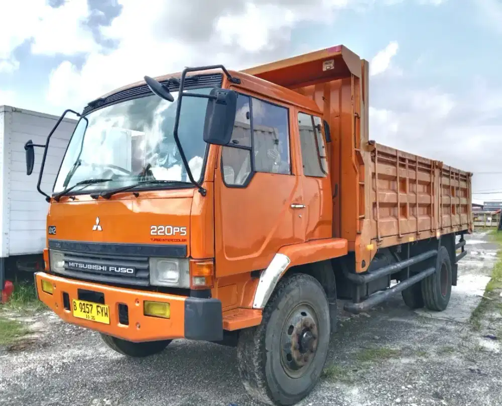 MURAH Mitsubishi Fuso engkel FM517HS 4x2 bak triway 2017 FM 517 HS