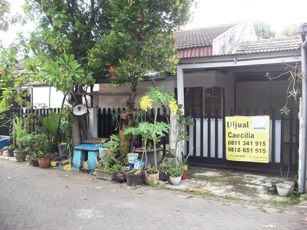 Rumah di Kutisari Indah Barat