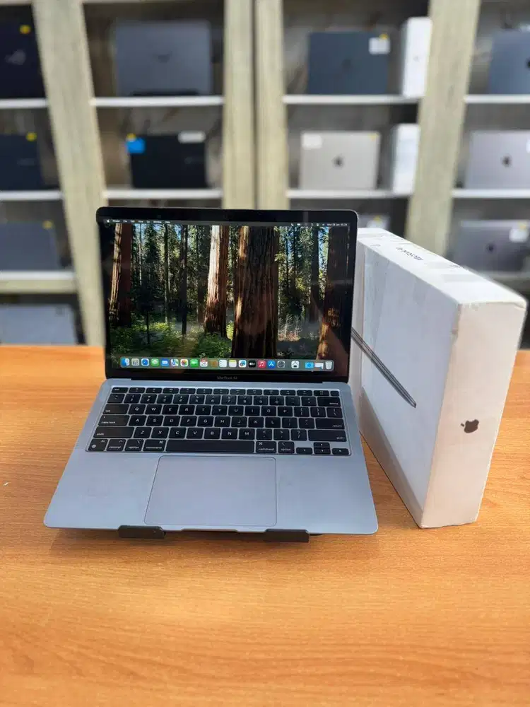 MACBOOK APPLE AIR 13'6 2020 CHIP M1 RAM 8 SSD 256GB FULLSET