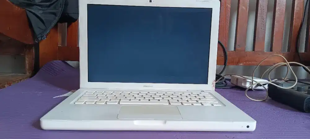 MacBook A1181 layar 13.3 inch