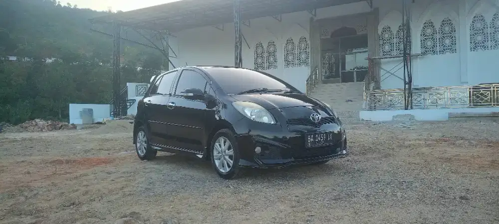 TOYOTA YARIS S LIMITED TRD SPORTIVO AT 2012