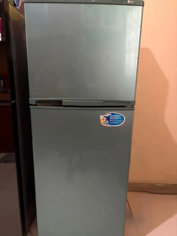 KULKAS LG 2 PINTU JUAL CEPAT.
