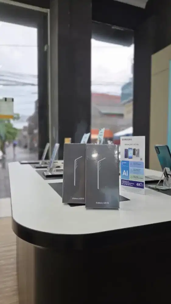 SAMSUNG GALAXY S25FE RAM 8/512GB NEW SEGEL !! GARANSI RESMI