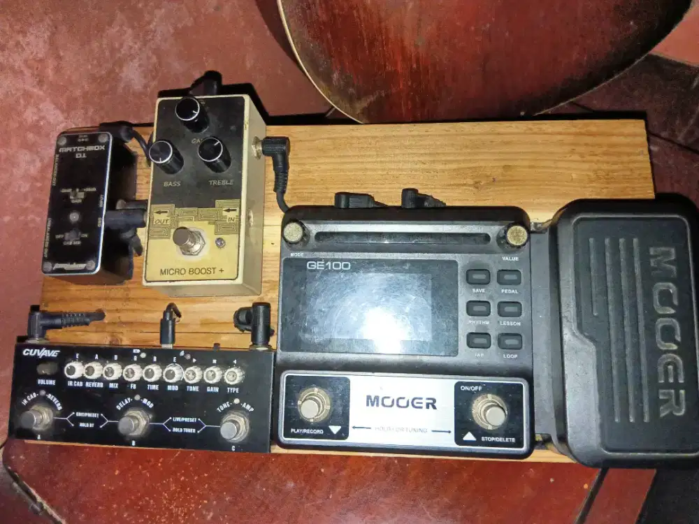 Jual efek multi tinggal colok udh plus pedal board sama power supply