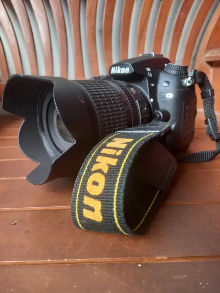 Jual kamera semi pro Nikon D7000