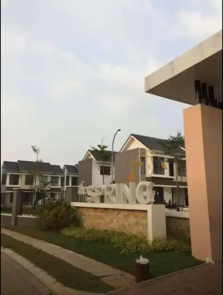 Disewakan Rumah Strategis Baru Renov