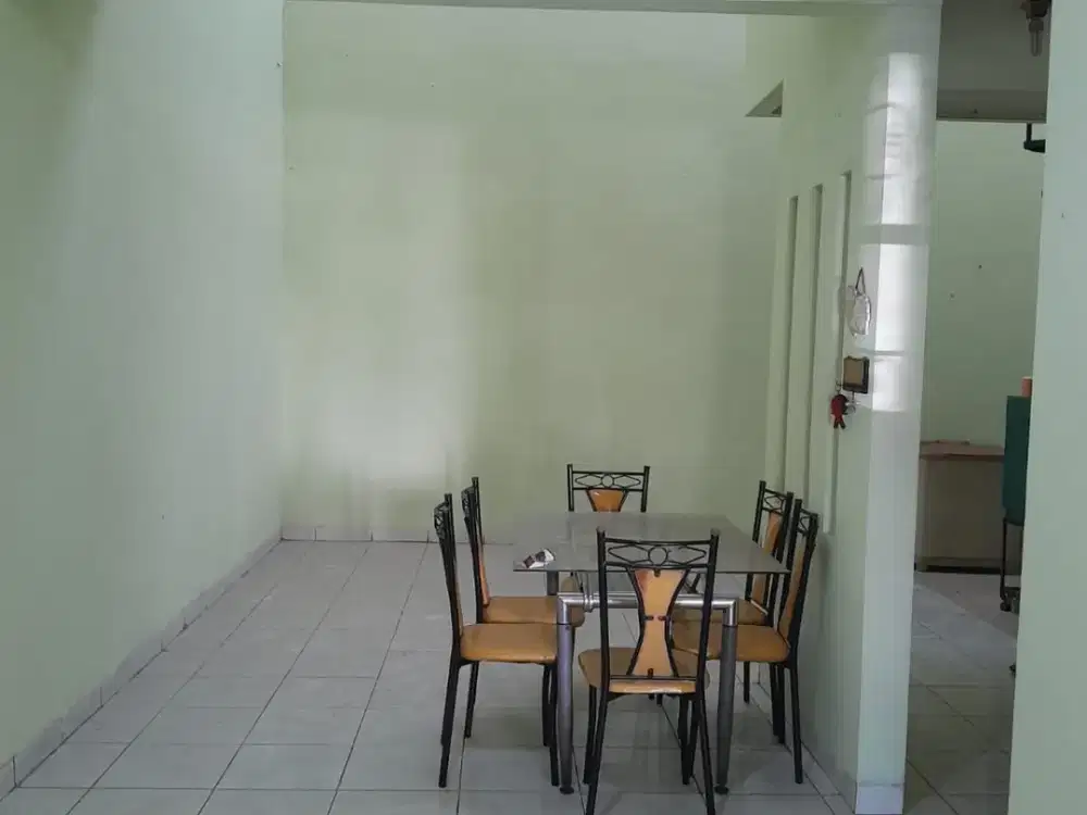 Disewakan Rumah Gading Nirwana 6x17, 3+1 KT, Semi Furnished, Hadap Utara