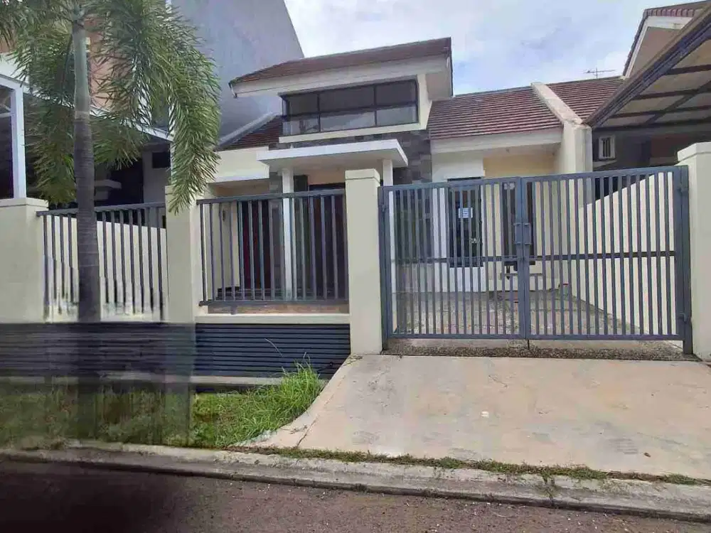 Dijual Rumah Cantik dan Luas di Cluster Aralia