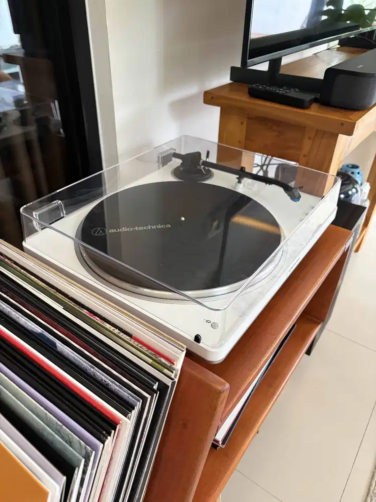 Audio Technica AT-LP70XBT Record Player