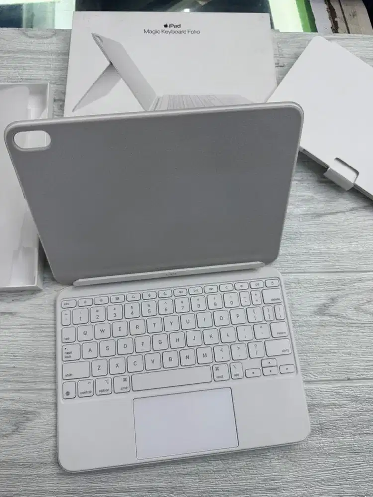 Apple magic keyboard folio ipad 10/ 11 fulset original bekas
