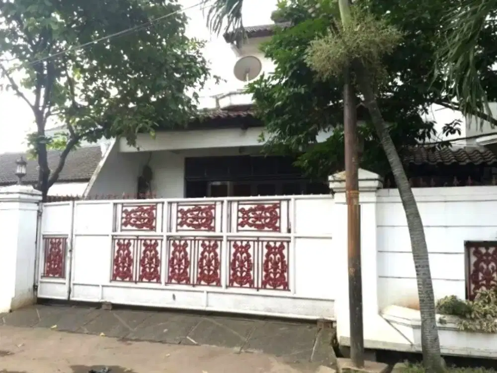 Rumah mewah 2lt, di hook, dengan American classic di Cipinang