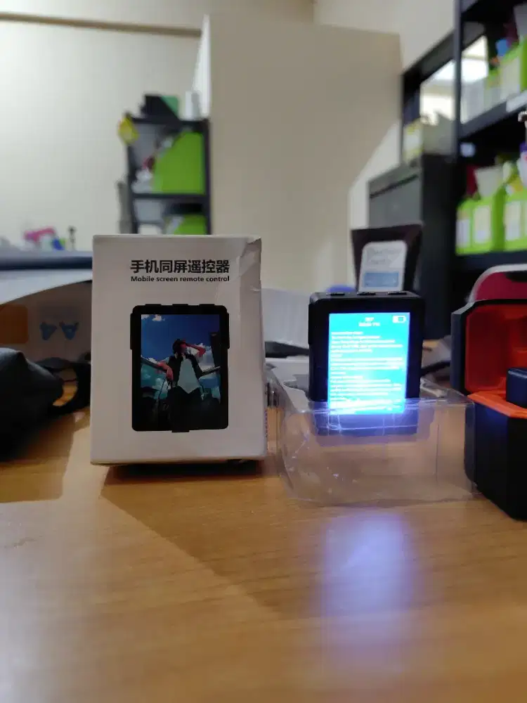 Selfie screen mirror cast