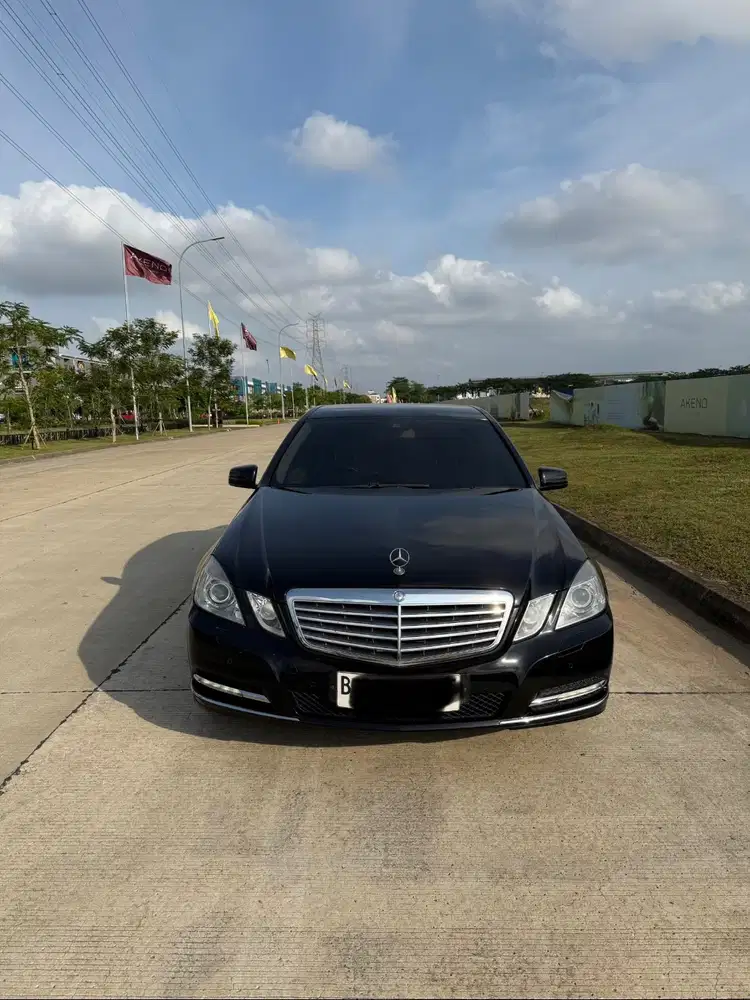 E300 Elegance 2011 seperti dari Dealership