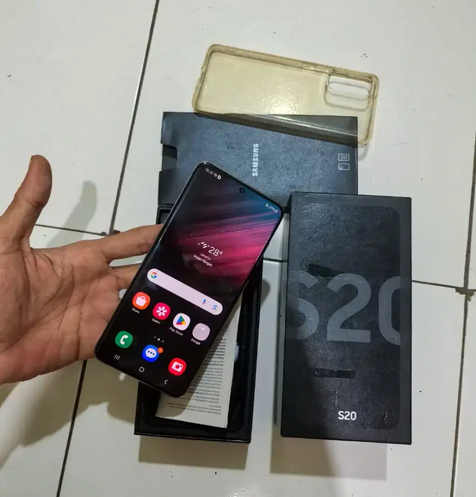 Samsung s20 8/128