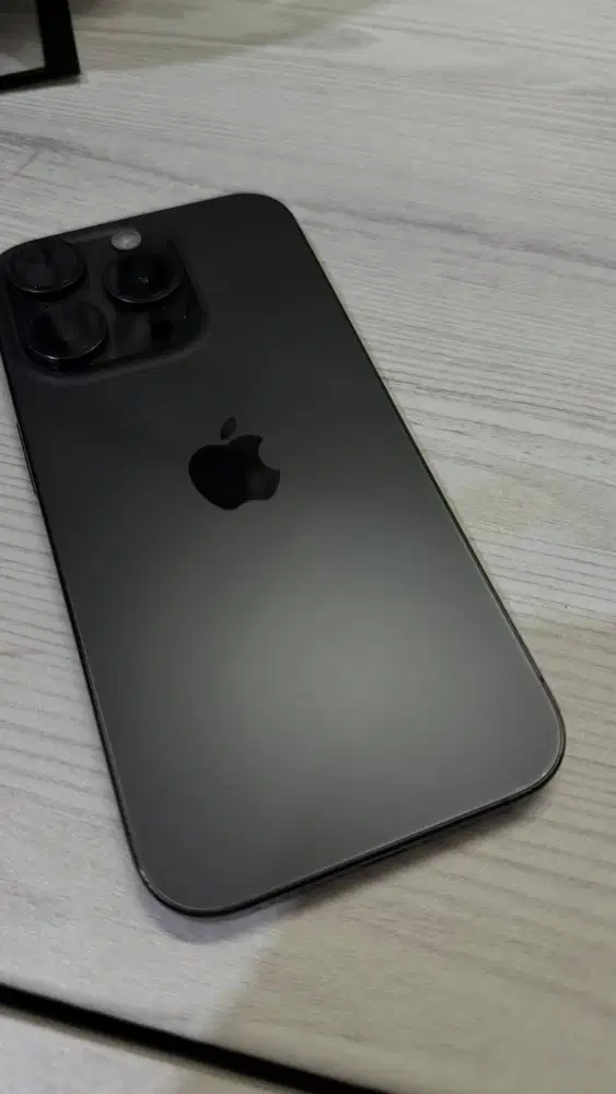iphone 15 pro black