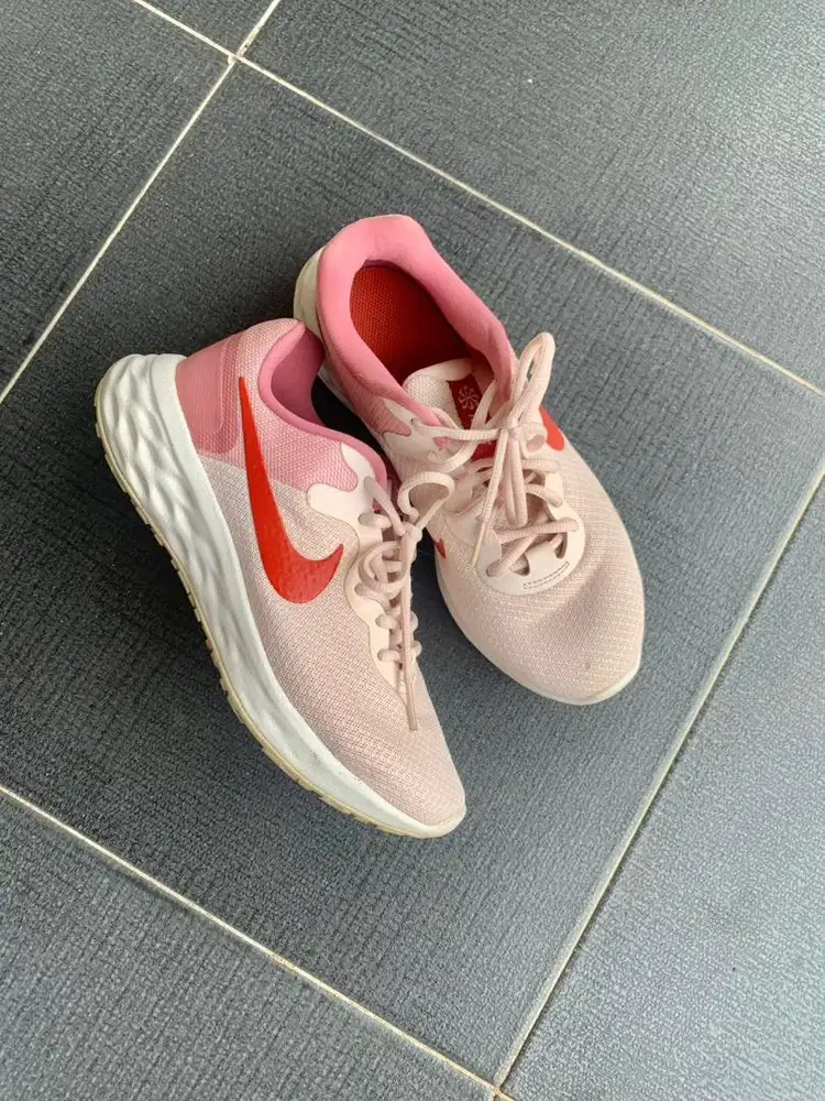 Preloved Nike & skecher ori