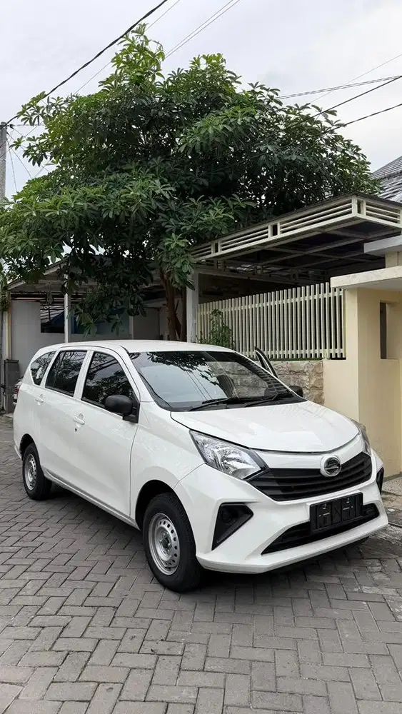 Jual mobil daihatsu sigra 1.0 DMT 2025 putih