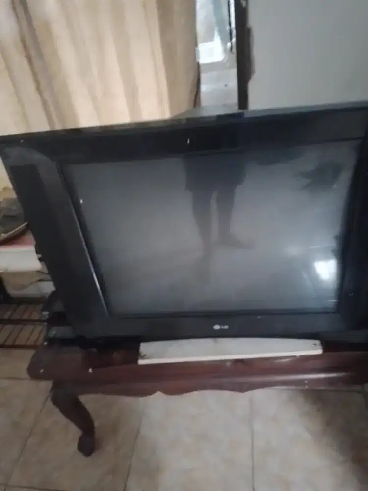 Dijual televisi bekas merk lg 21 inch
