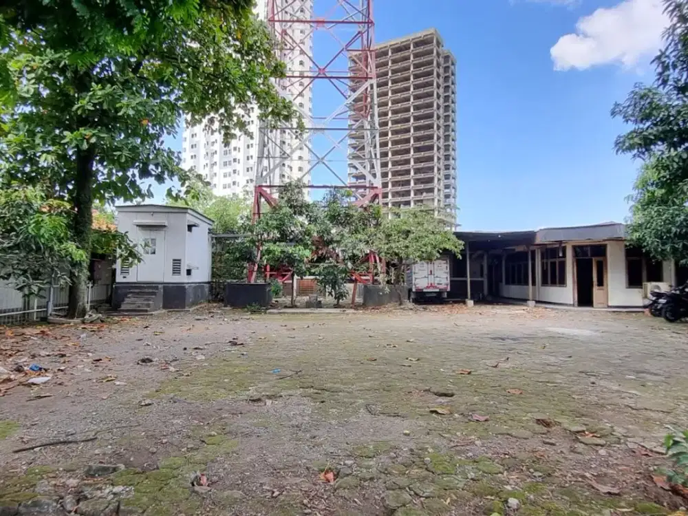 dijual tanah bonus bangunan ex percetakan sekelimus barat soekano hatta tanah kotak  lebar 50 meter lokasi  tengah kota cocok utk gudang workshop dll