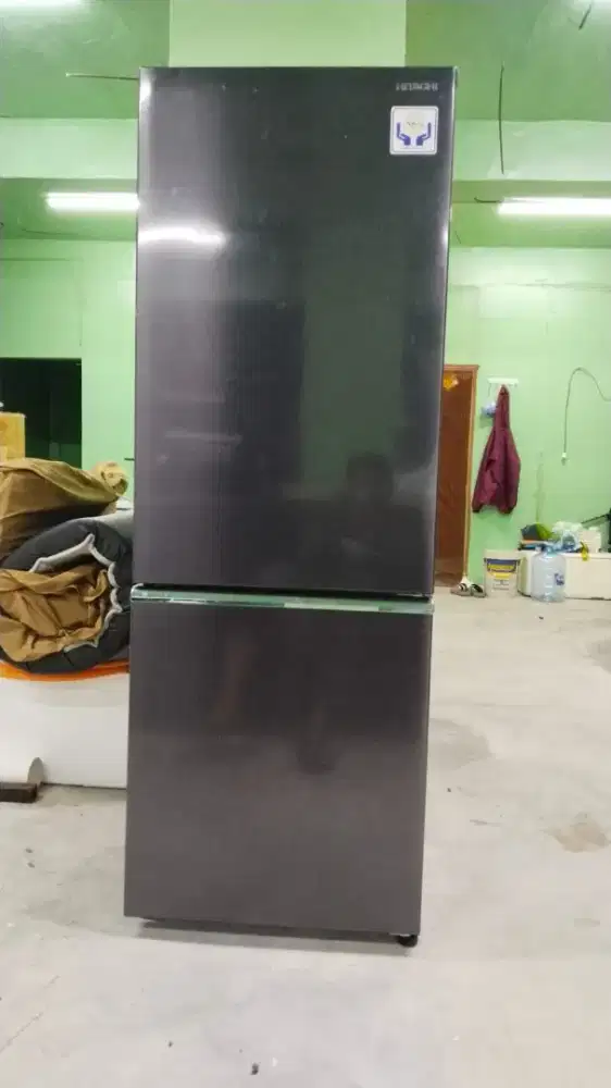 Kulkas Hitachi freezer bawah