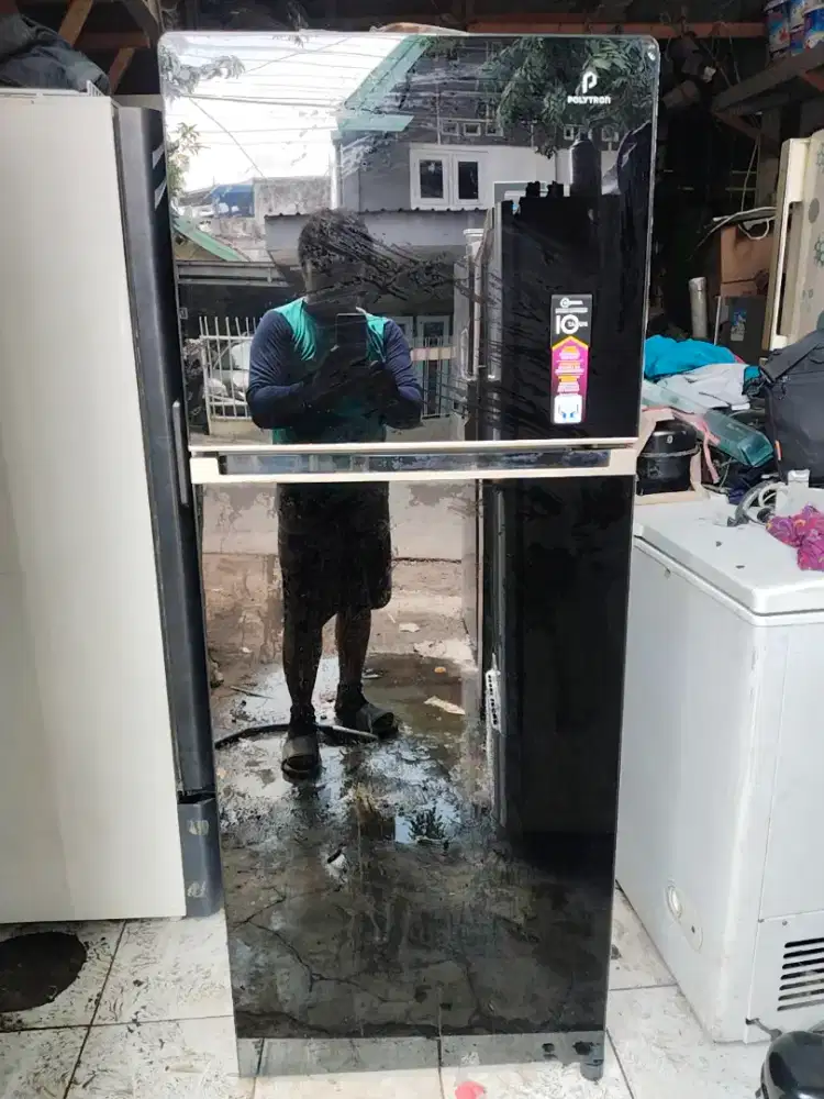 Kulkas 2 pintu polytron full black model terbaru normal dingin beku