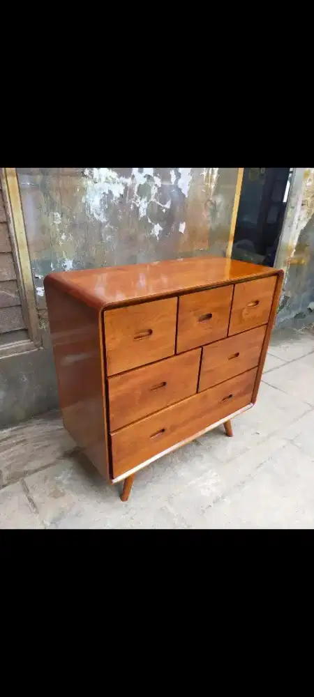 Loker pakaian bayi kayu jati