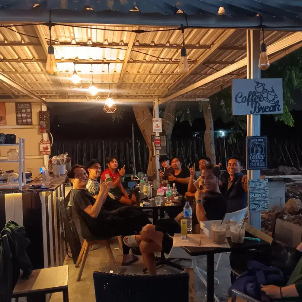 Karyawan Warung bang Jhon