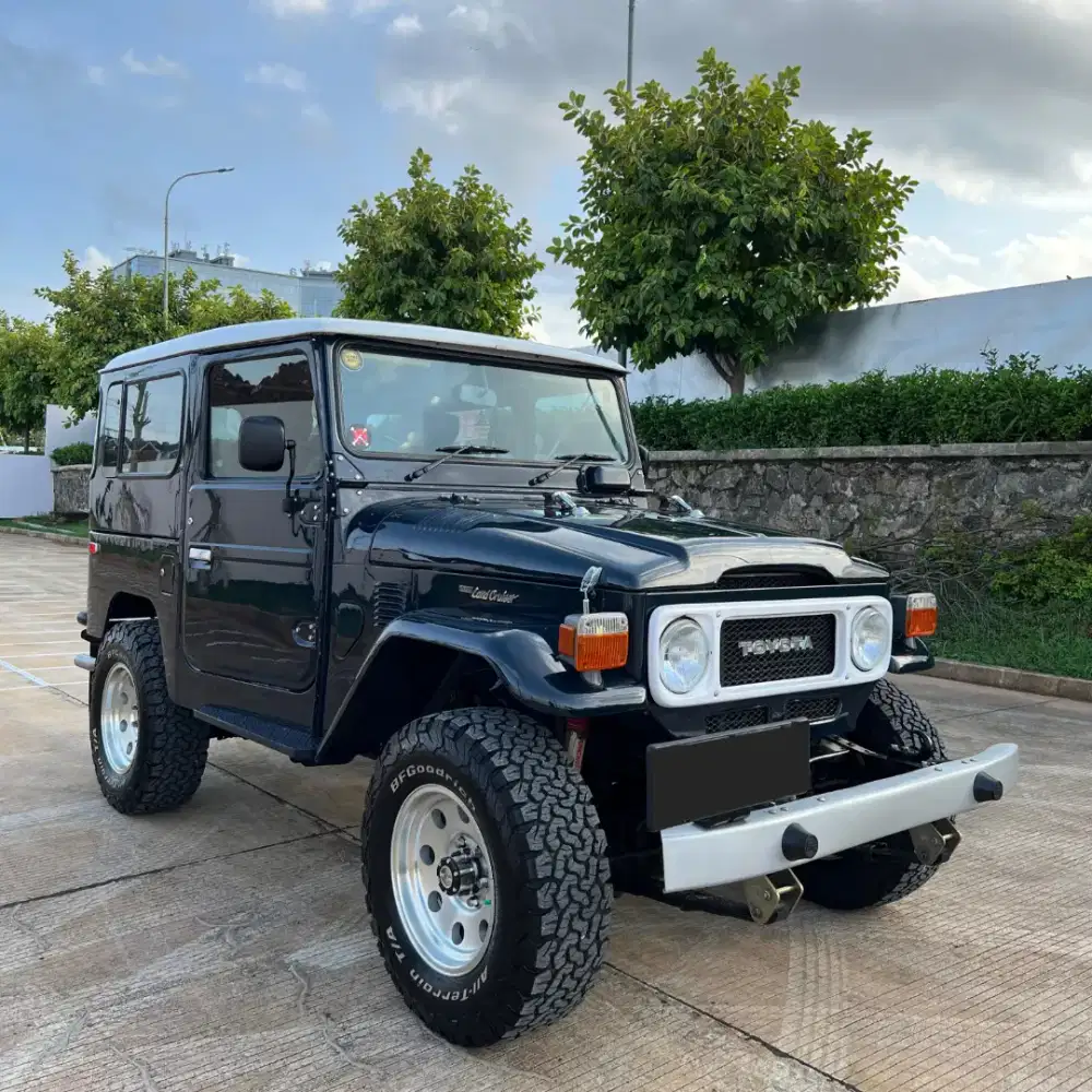 TOYOTA HARDTOP FJ40 1981
