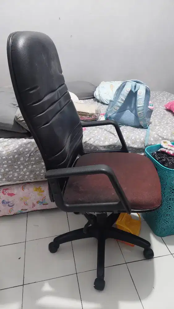 Kursi Manager Kantor