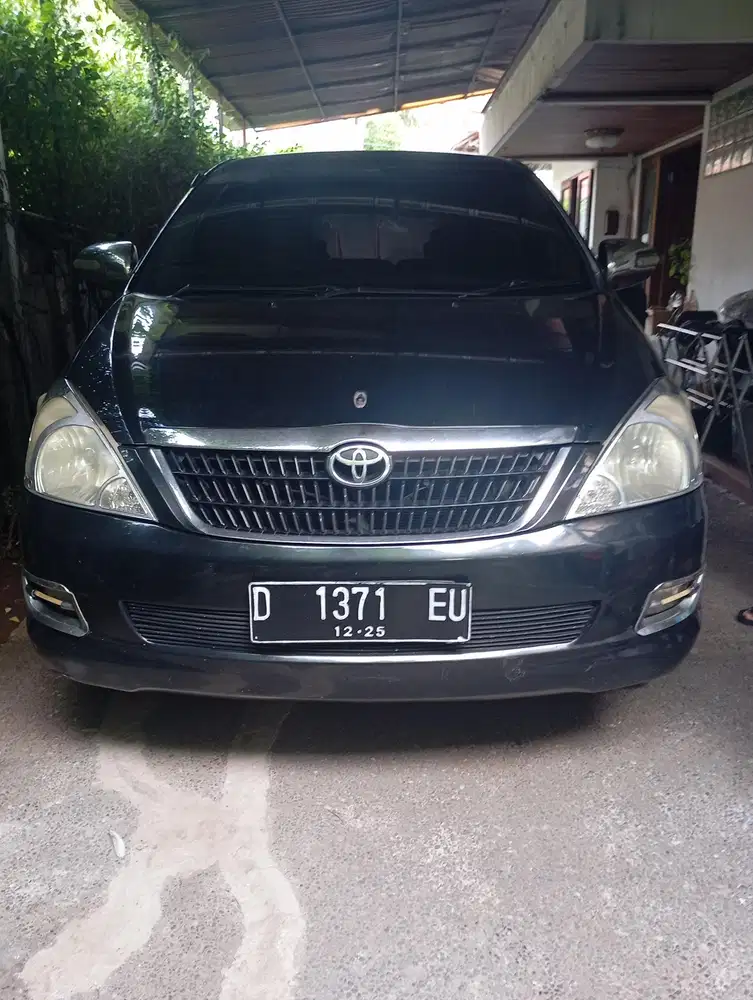 Toyota Kijang Innova 2005 Bensin