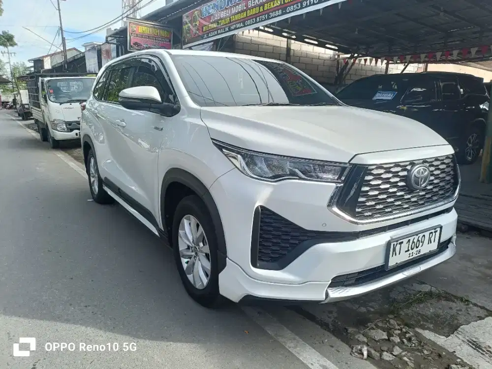 Innova Zenix V hybrid modelista