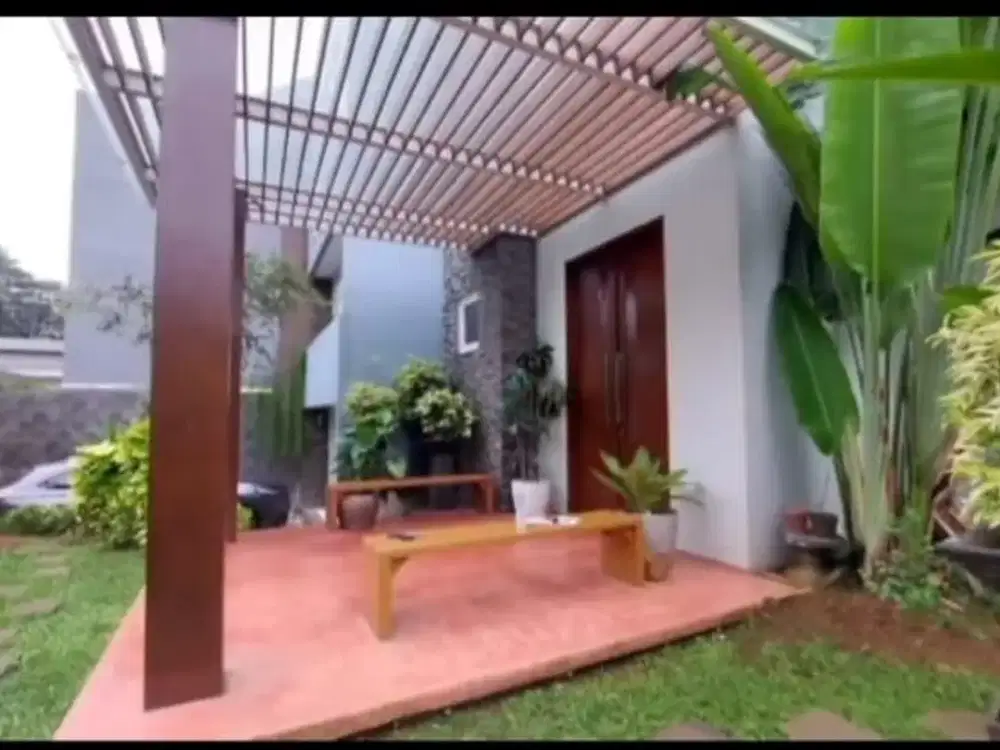 Rumah Eksklusif Kemang Pratama, LT 320 LB 500