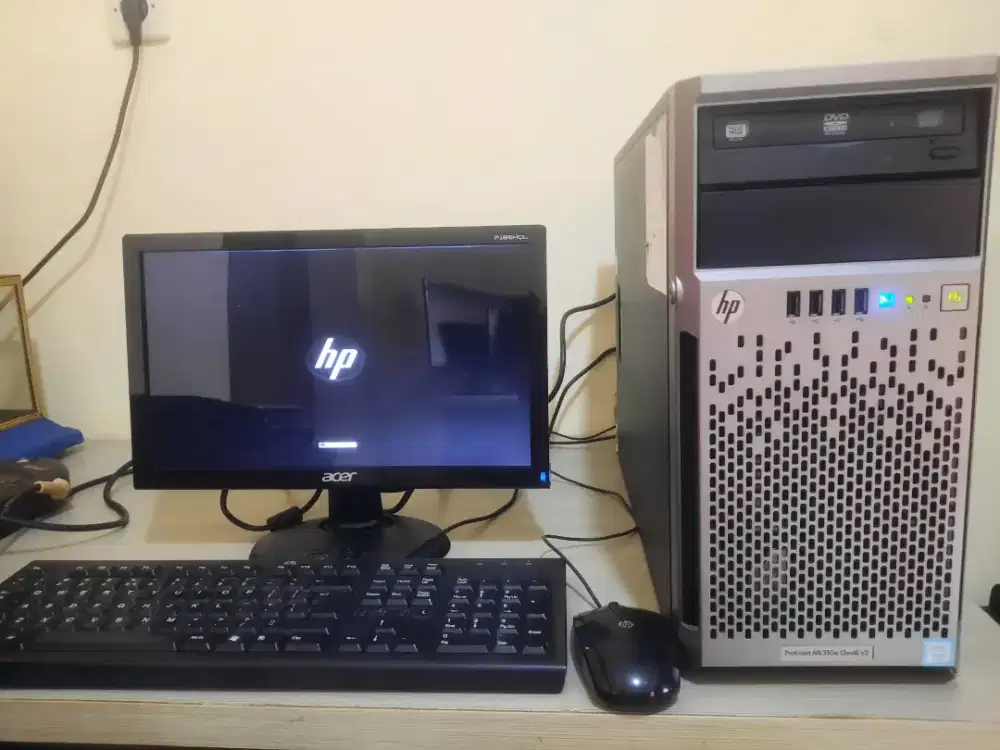 Server 1Set(Hp Prolion ML-310e-Gen8 v2)Ram-8gb/Layar-16in Normal CEKWa