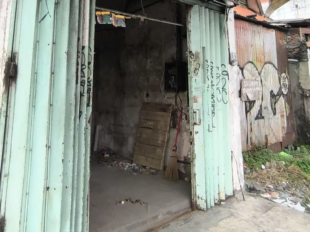 Jual Ruko Pasar Kembang Surabaya. Bisa sewa.