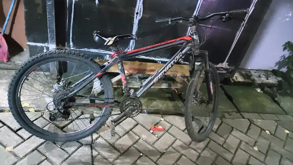 Sepeda gunung ukuran 26in merk senator