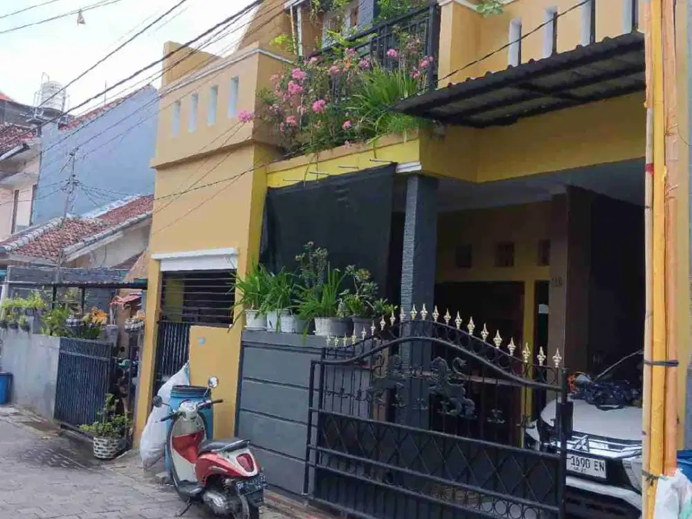 Di jual rumah lantai II 4 kmr tidur dan 2 kmr mandi di jl gunung guntur deket polresta Denpasar Barat