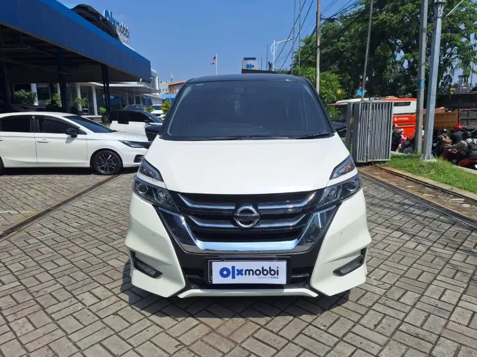 DP RINGAN Nissan Serena 2.0 Highway Star Bensin-AT 2022 Putih CHFKB