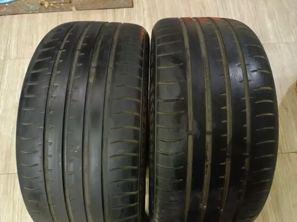 Ban R19 accelera 265/35