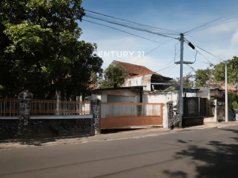 Tanah LT 439m2 Bonus Bangunan Hanya 400m Ke Alun Alun Kidul Jogja