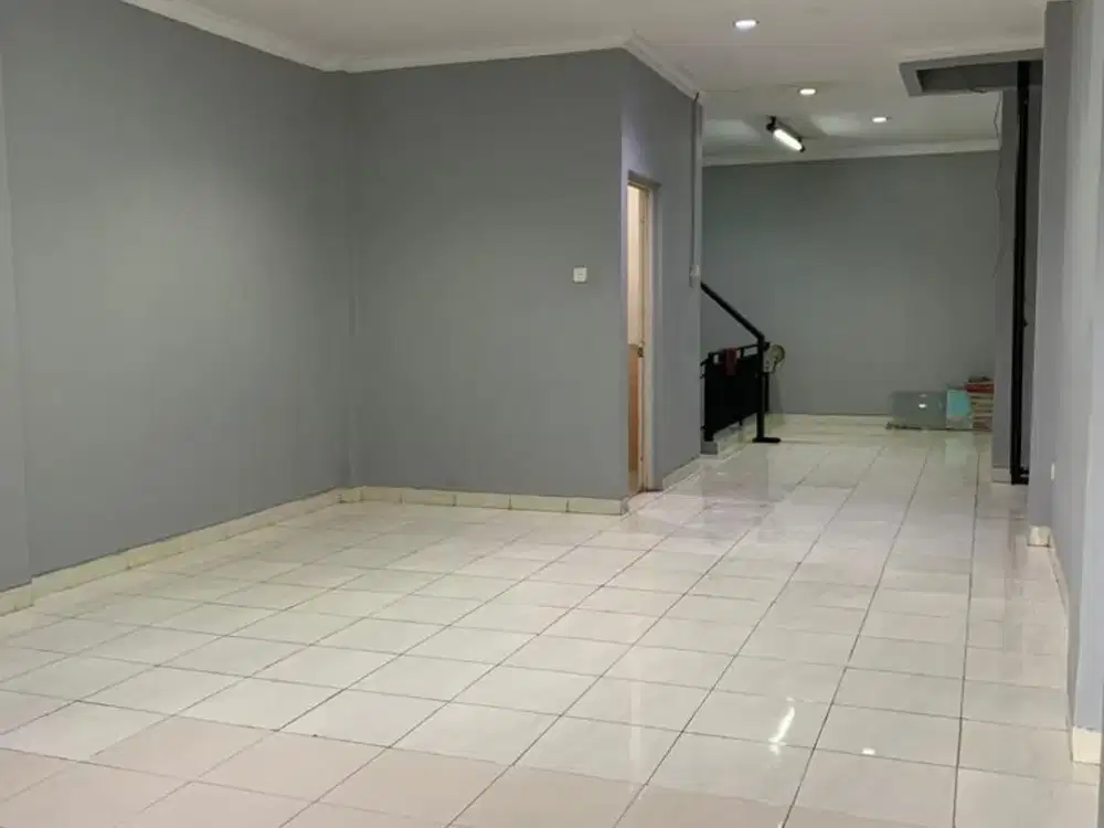 DIJUAL CEPAT RUKO 3 LANTAI SEMI FURNISHED DI CENGKARENG