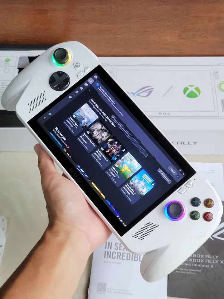 ASUS ROG Xbox Ally RC73YA Z2A White 16/512 GB Handheld Gaming PC